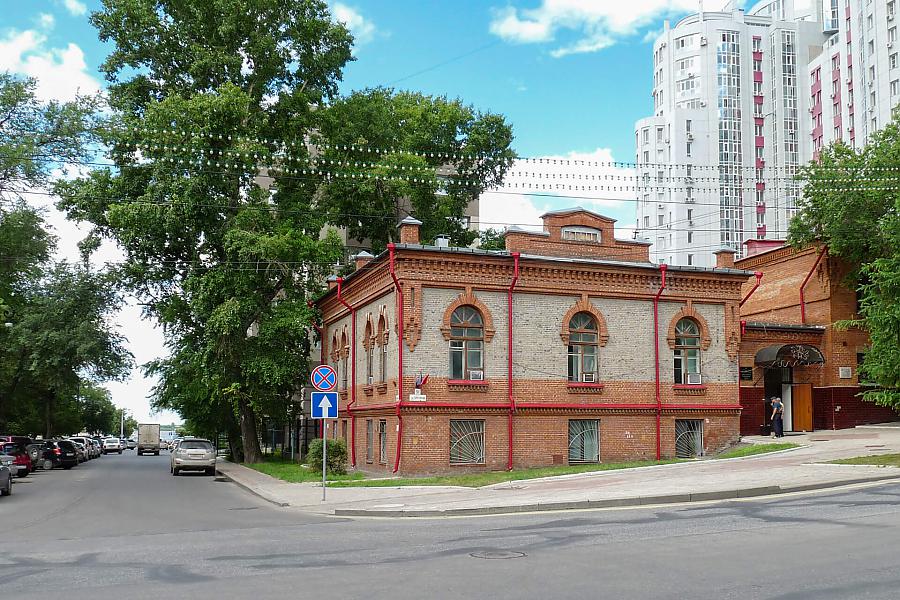 Здание института
