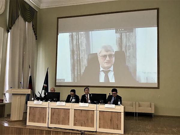 С приветственным словом к участникам по видеосвязи обратился директор ХФИЦ ДВО РАН, 
член-корреспондент РАН  И.Ю. Рассказов