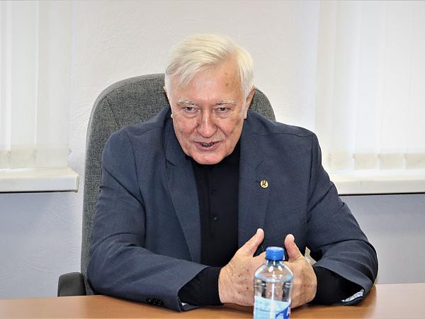 Председатель ДВО РАН Ю.Н. Кульчин