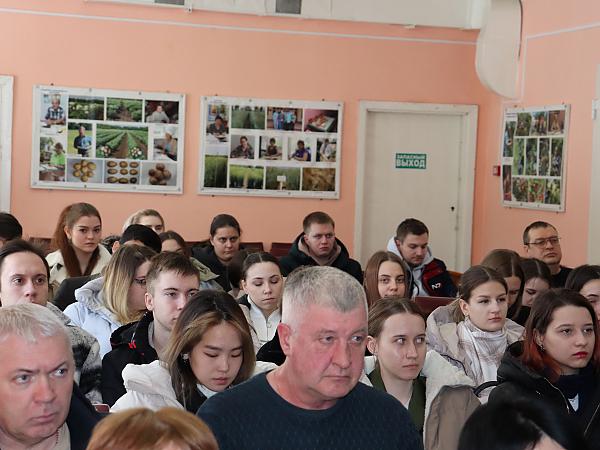Лекция в Дальневосточном научно-исследовательском институте сельского хозяйства