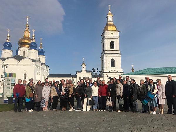 Представители профорганизаций побывали на обзорной экскурсии по Тобольску