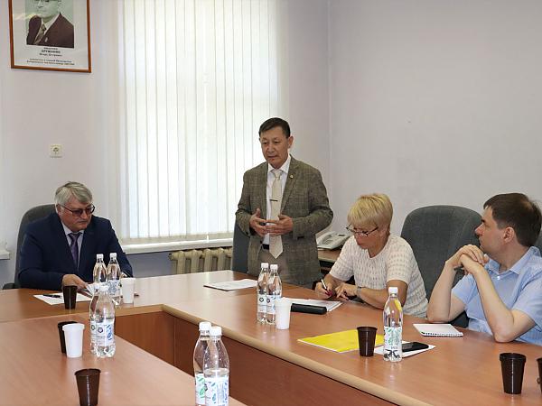Генеральный директор ЯНЦ СО РАН М.П. Лебедев рассказал о перспективах сотрудничества в проекте междисциплинарной программы