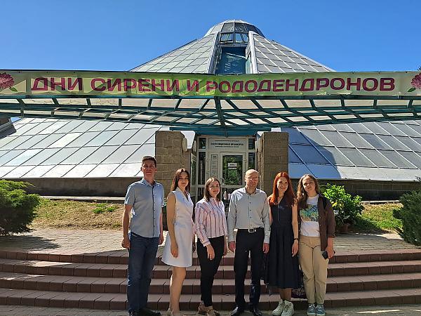 Делегация Совета молодых ученых ДВО РАН посетила Центральный ботанический сад