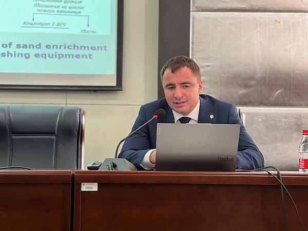 С лекцией перед китайскими студентами и преподавателями выступил к.т.н. А.А. Соболев 