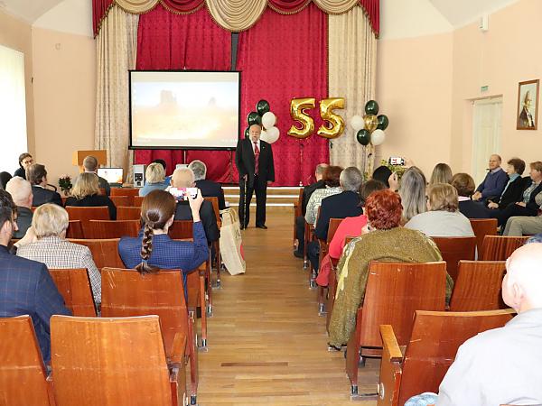 С приветственным словом выступил научный руководитель ИВЭП Б.А. Воронов