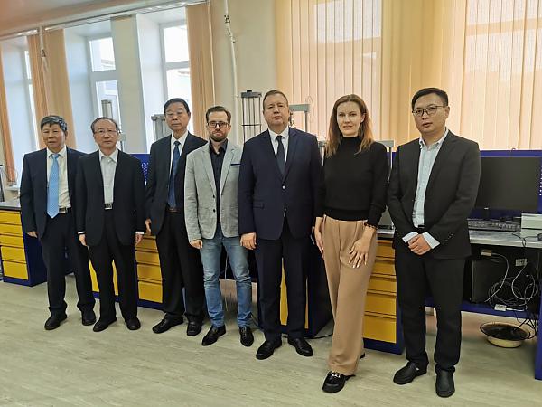 Сотрудники корпорации BGRIMM высоко оценили потенциал Института горного дела ДВО РАН
