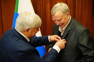 Юбилейной медалью «300 лет РАН» награжден член-корреспондент РАН А.А. Буренин