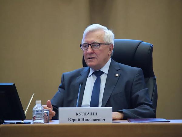 Участников заседания приветствовал 
председатель ДВО РАН Ю.Н. Кульчин