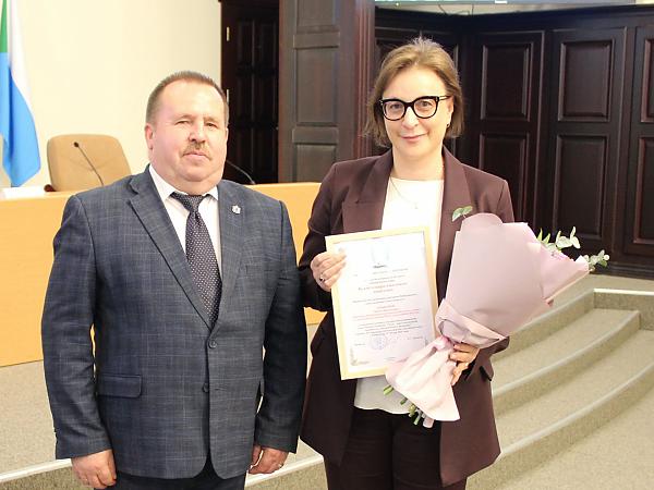 Награждение директора ИВЭП ДВО РАН
М.В. Крюковой