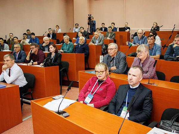 Сотрудники ИМиМ ДВО РАН принимают участие в научных конференциях