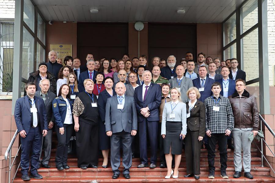 Участники XVII Международной научной школы молодых ученых и специалистов 