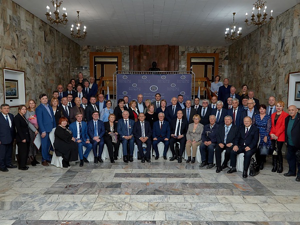 Участники Общего собрания ДВО РАН