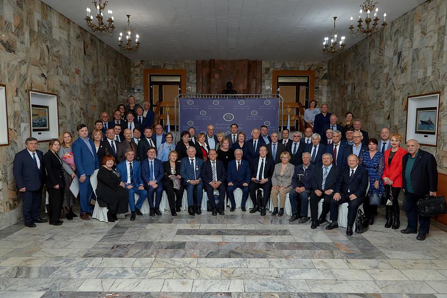 Участники Общего собрания ДВО РАН