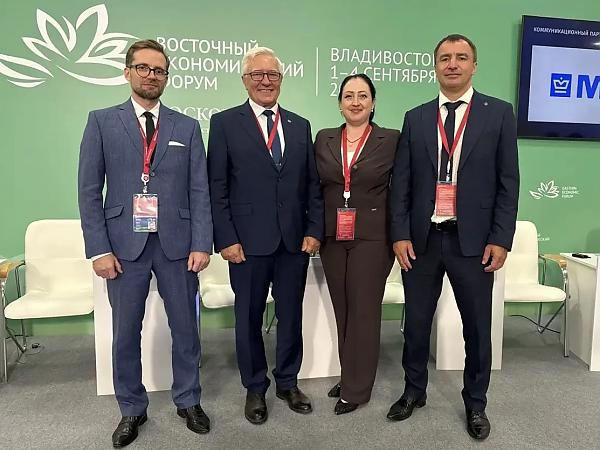 Представители делегации ДВО РАН